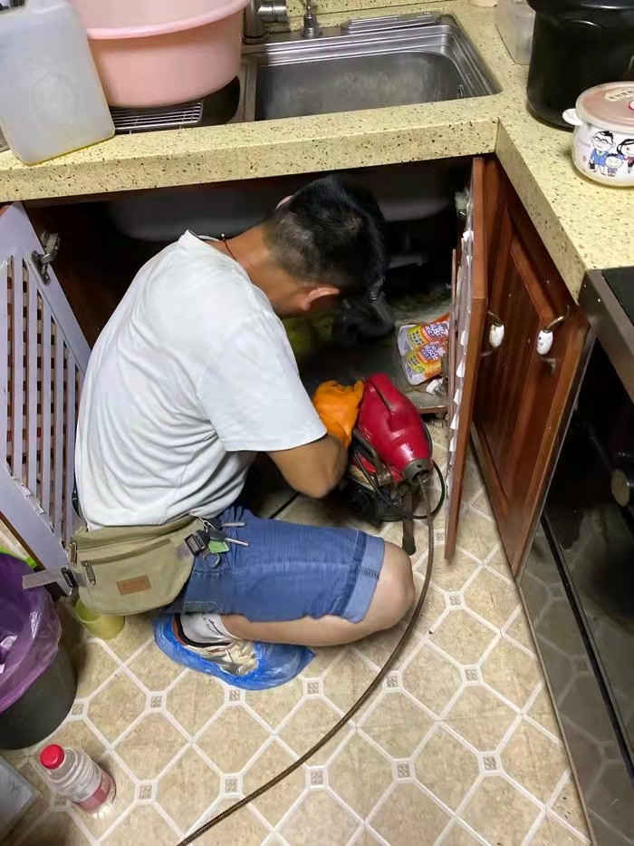 富拉尔基通下水道
